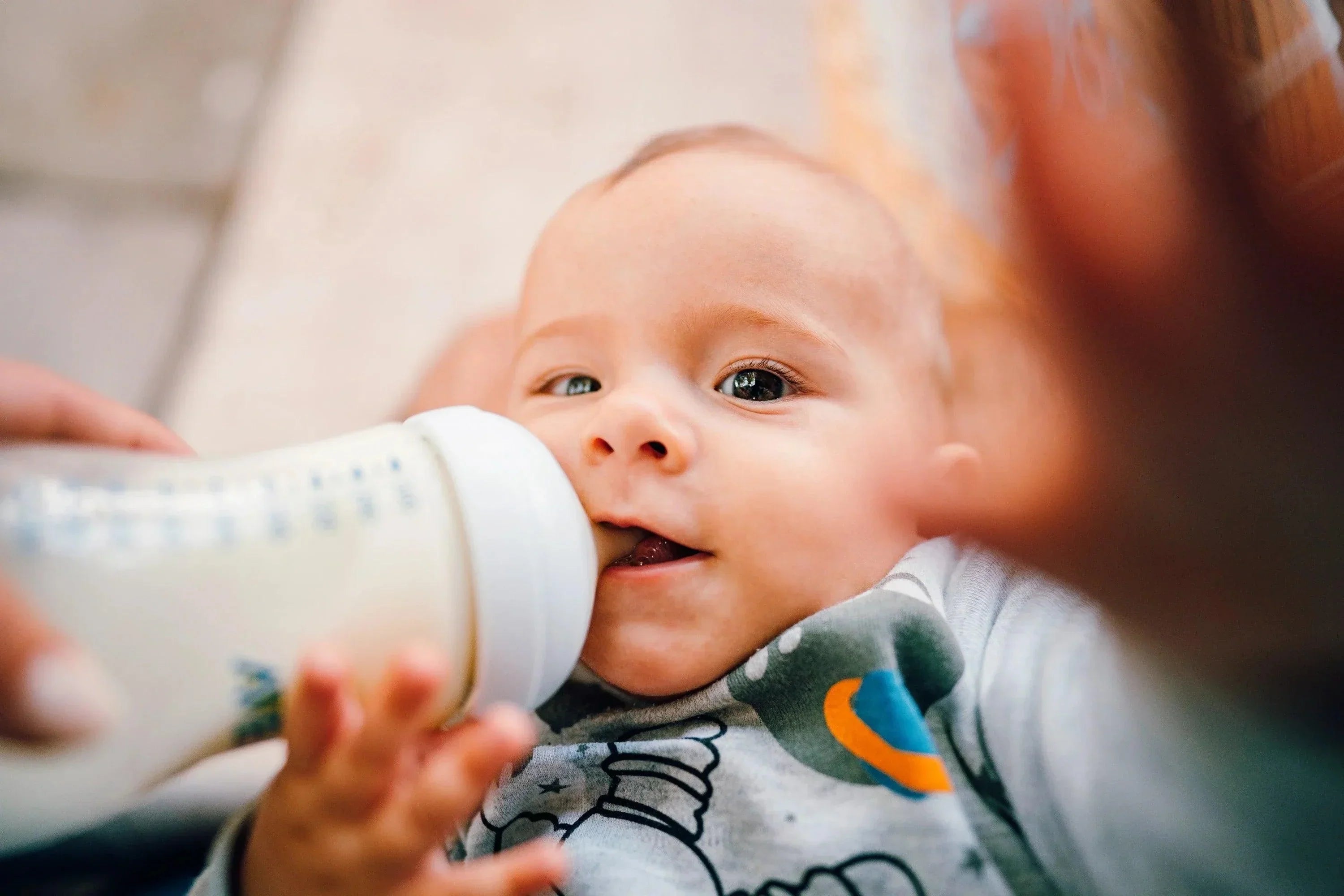 Nourishing Your Little One: A Complete Guide to Baby Feeding Options - Alppi Baby